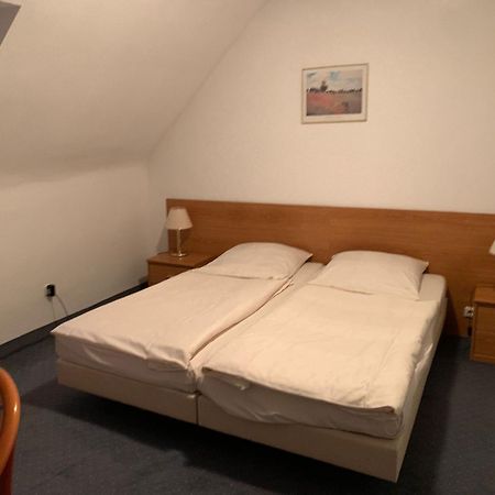 Waldhotel Hensel'S Felsenkeller Francoforte sul Meno Esterno foto